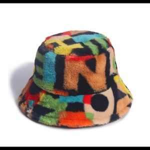 Bougie Rainbow Bucket Hat
